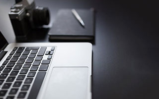 爱游戏官网-_智能运动鞋科技发布：步伐更轻盈_，智能运动鞋图片